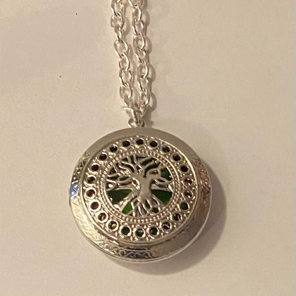 NEW Essential Oil Diffusers - Picture 3 of 5